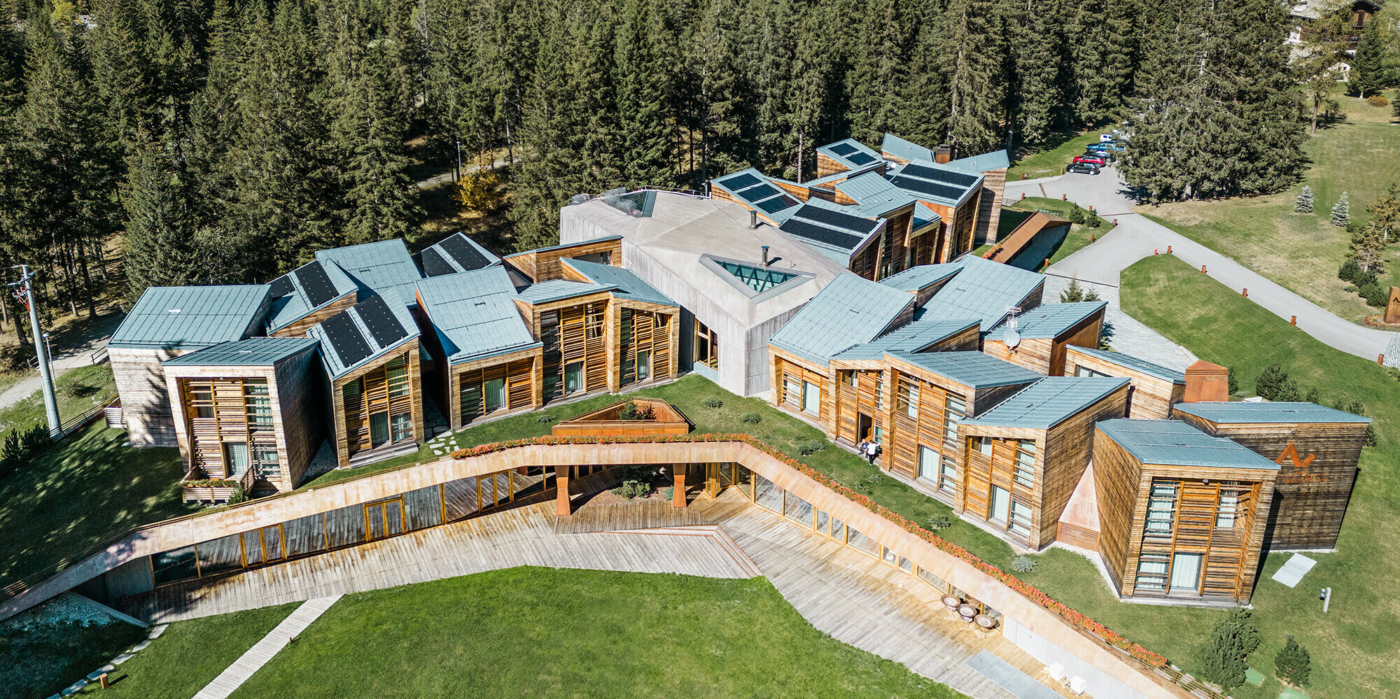 The CampZero resort and its natural surroundings from a bird's eye view. 
