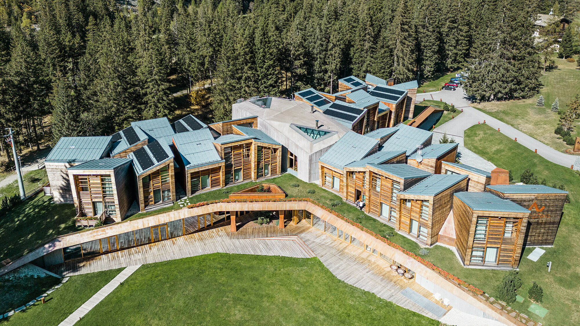 The CampZero resort and its natural surroundings from a bird's eye view. 