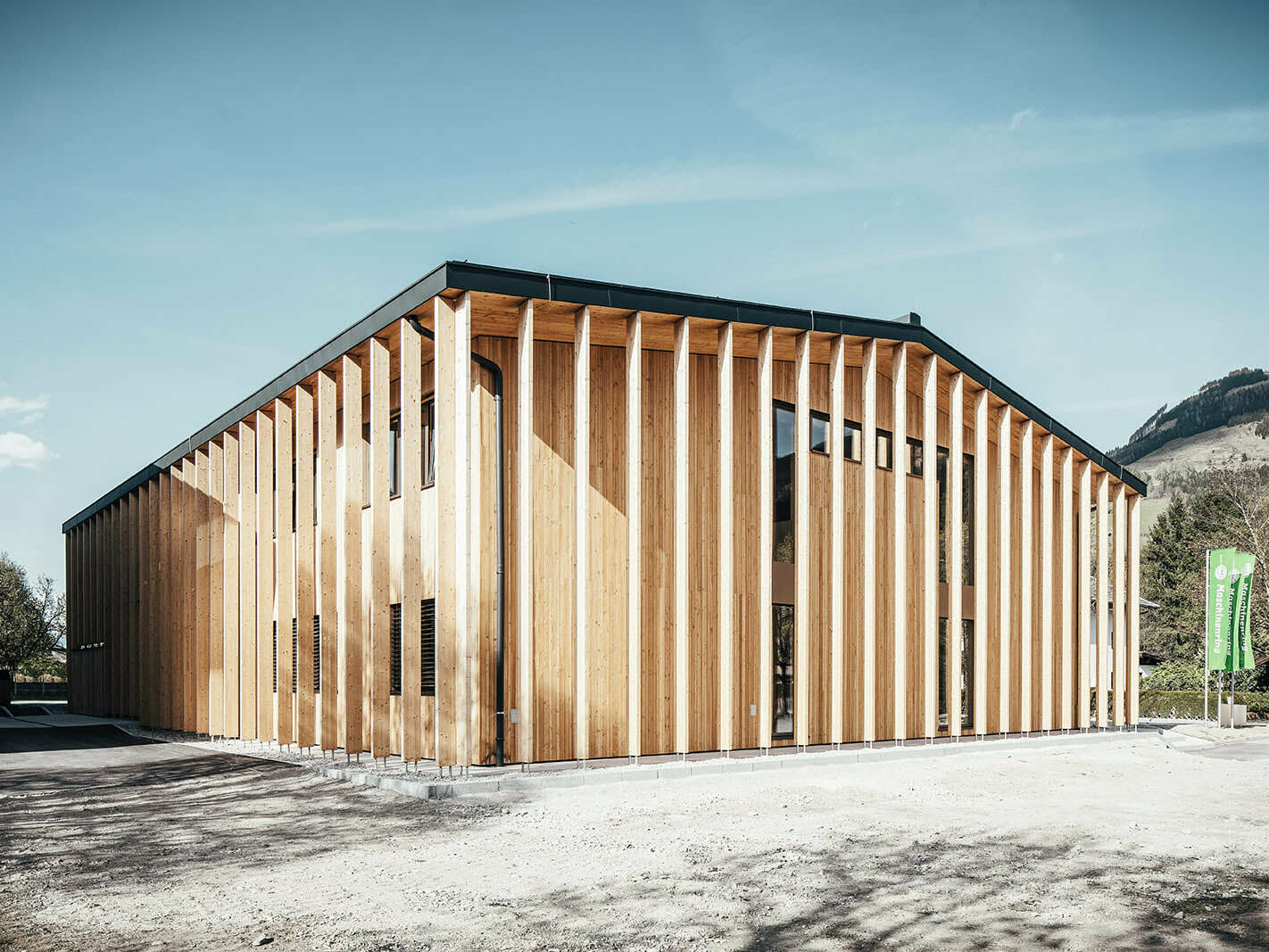 Lateral view of the building. Wooden struts encase the argiculture center.