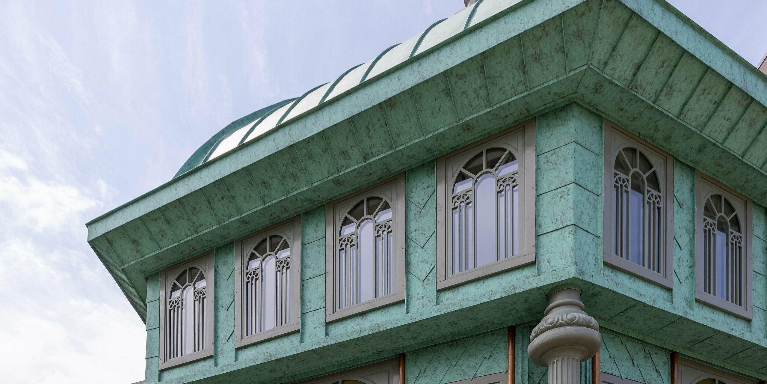 Summerhouse of Lawlor's Hotel in Naas (Ireland) with PREFA aluminium façade