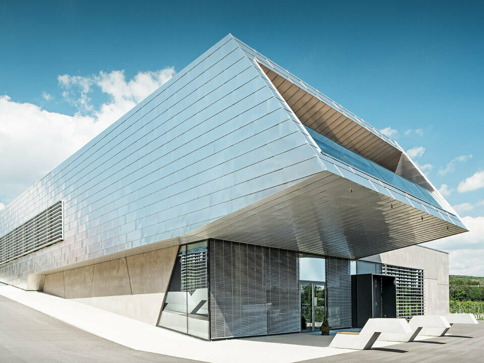 Wine Centre of Excellence in Krems with PREFALZ roof and façade elements as panel covering
