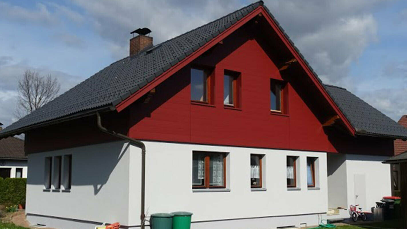 Renovation of gable façade with PREFA sidings, installed vertically