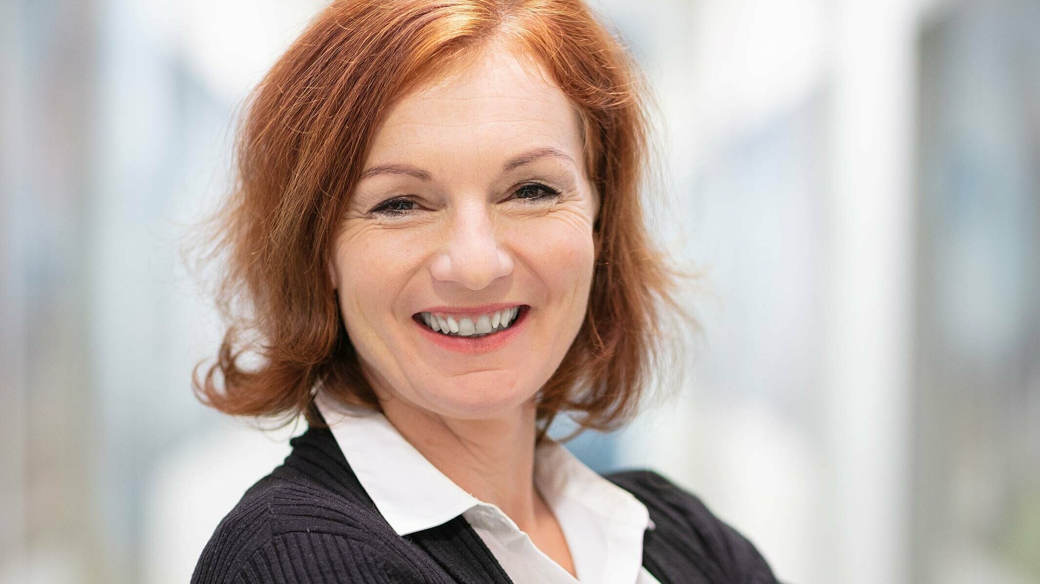 PREFA customer service contact person  Polnisch: Osoba kontaktowa działu obsługi klienta PRE