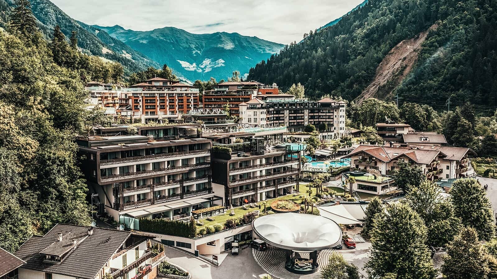 The entire hotel complex of the Quellenhof in South Tyrol