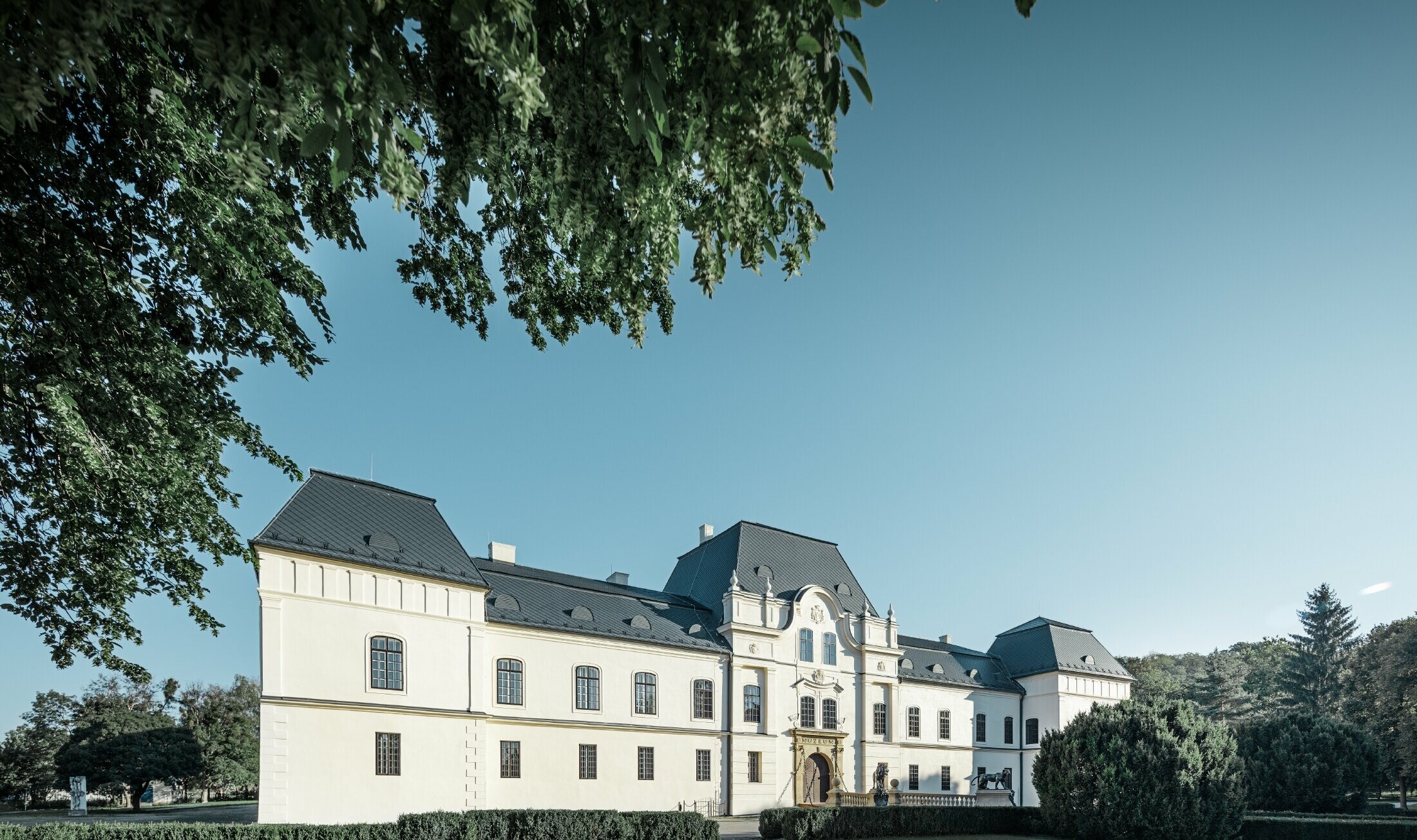 Built in the Renaissance style, Humenné Castle has been newly covered with PREFA roof tiles in anthracite