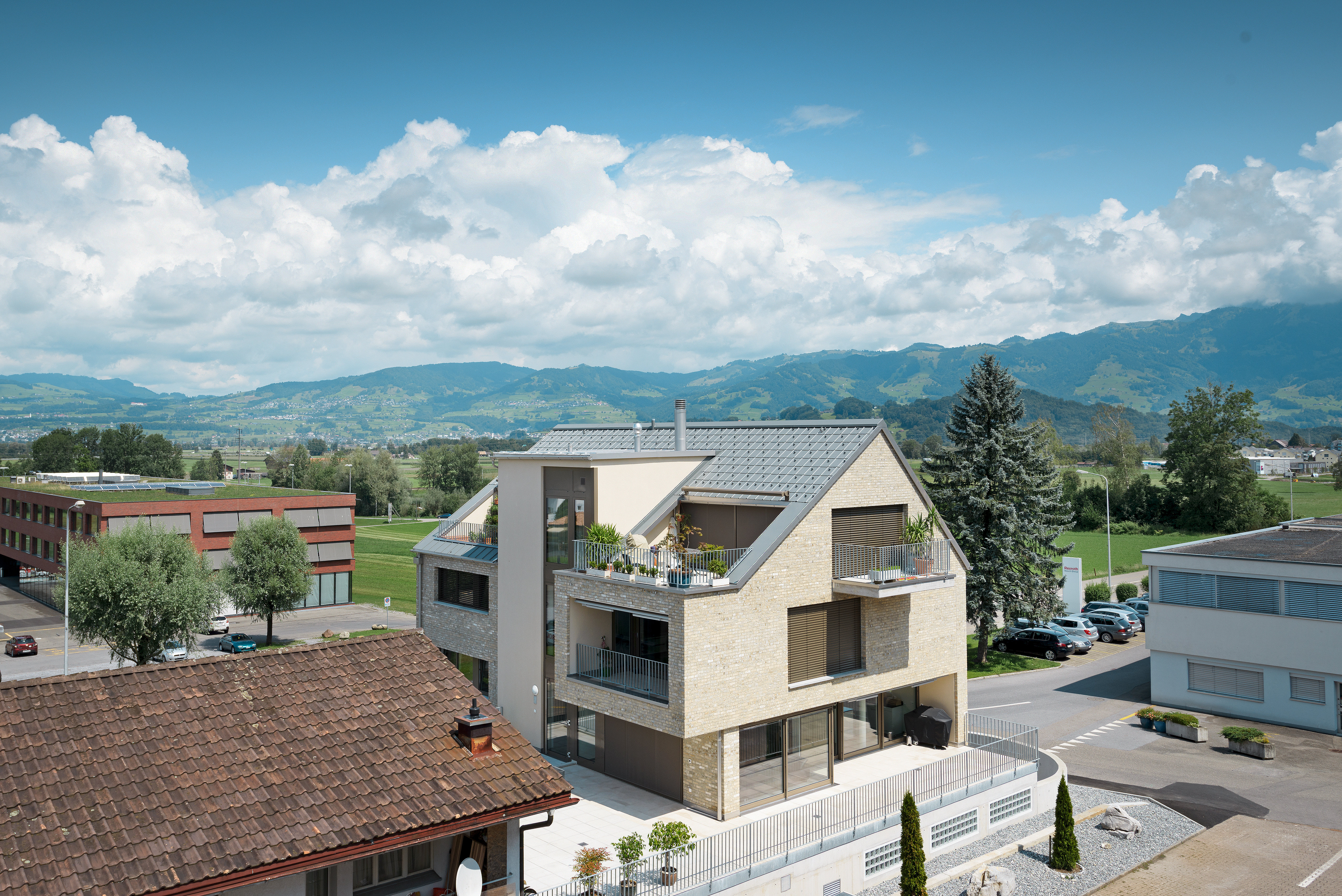 Reference buildings PREFA Roof systems Roof tile 07 P.10 light grey