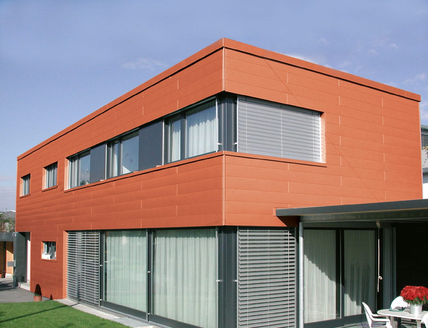 Reference buildings PREFA Façade systems Siding 04 P.10 brick red